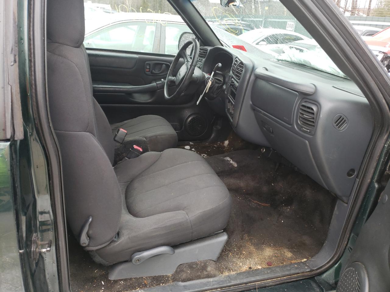 Photo 5 from auction – 2003 GMC SONOMA with VIN 1GTCT19X738178312