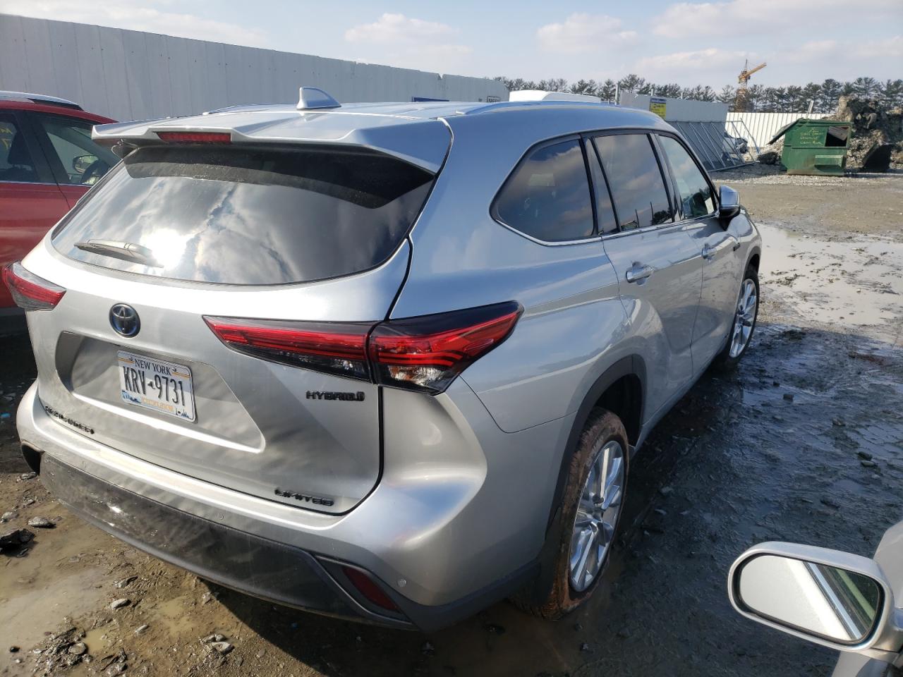 Photo 4 from auction – 2021 TOYOTA HIGHLANDER with VIN 5TDXBRCH1MS025992