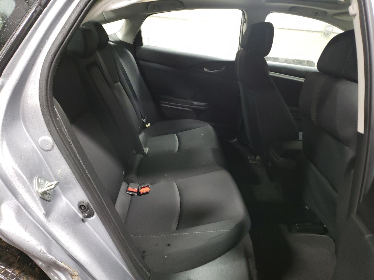 Photo 6 from auction – 2018 HONDA CIVIC EX with VIN 19XFC2F73JE034900