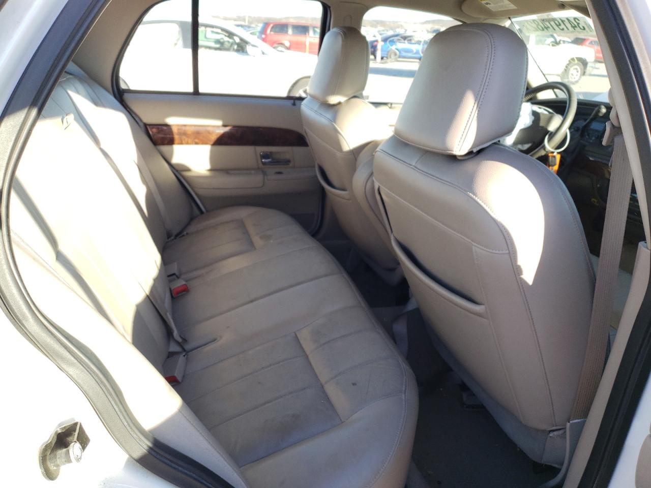 Photo 6 from auction – 2007 MERCURY GRAND MARQ with VIN 2MEFM75V07X623656