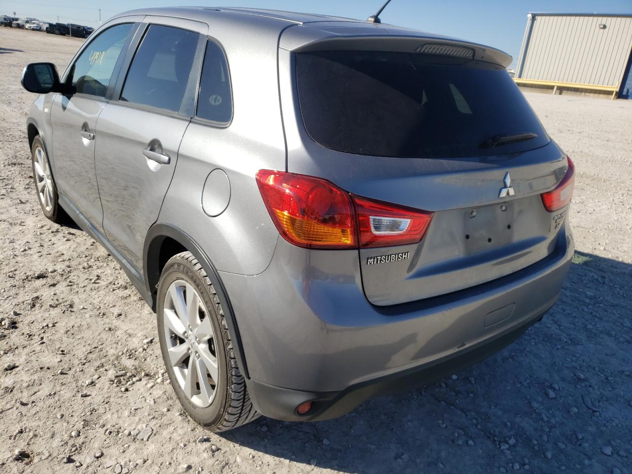 Photo 3 from auction – 2015 MITSUBISHI OUTLANDER with VIN 4A4AP3AW8FE029187