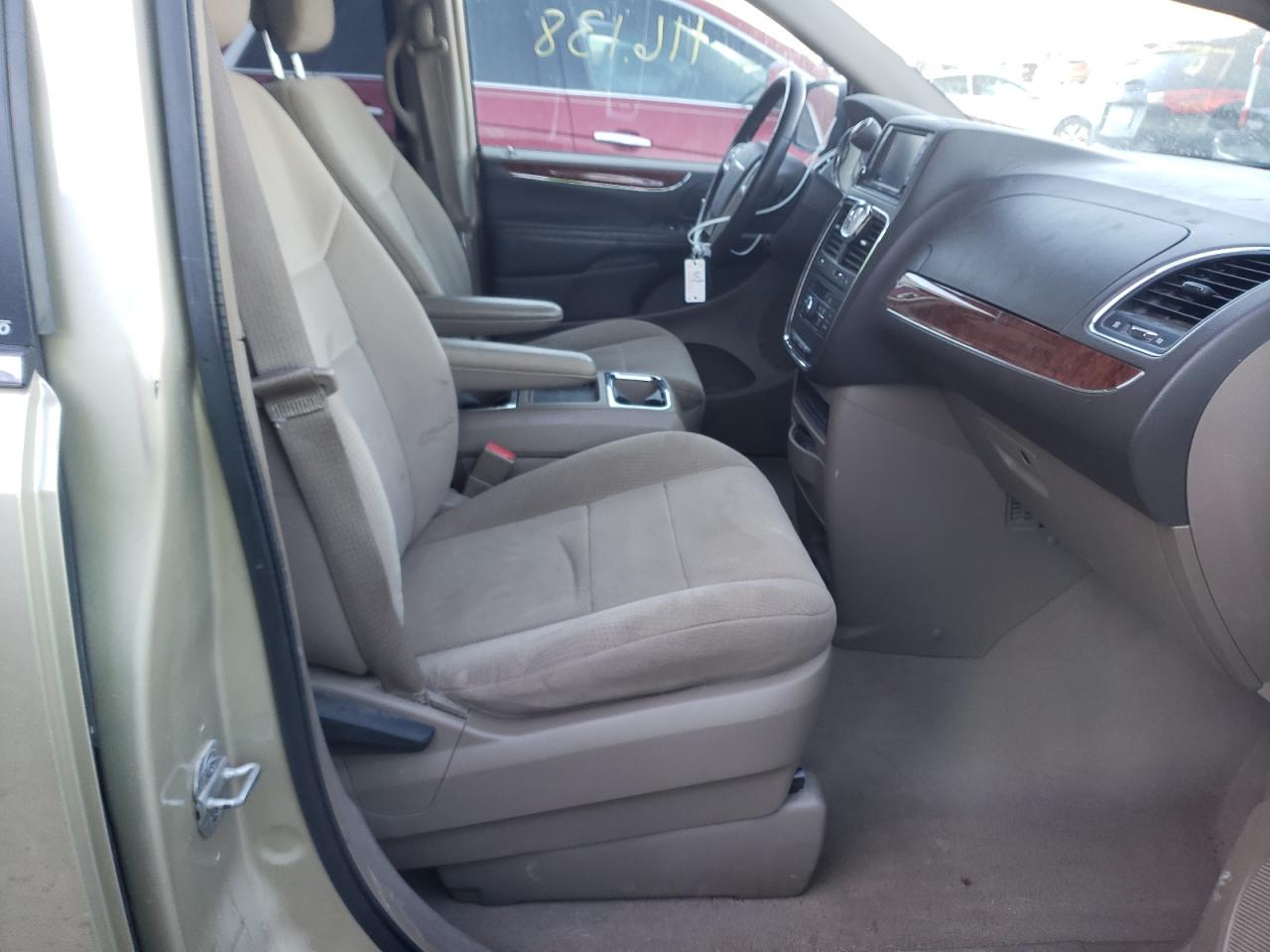 Photo 5 from auction – 2011 CHRYSLER TOWN & COU with VIN 2A4RR5DG7BR683626