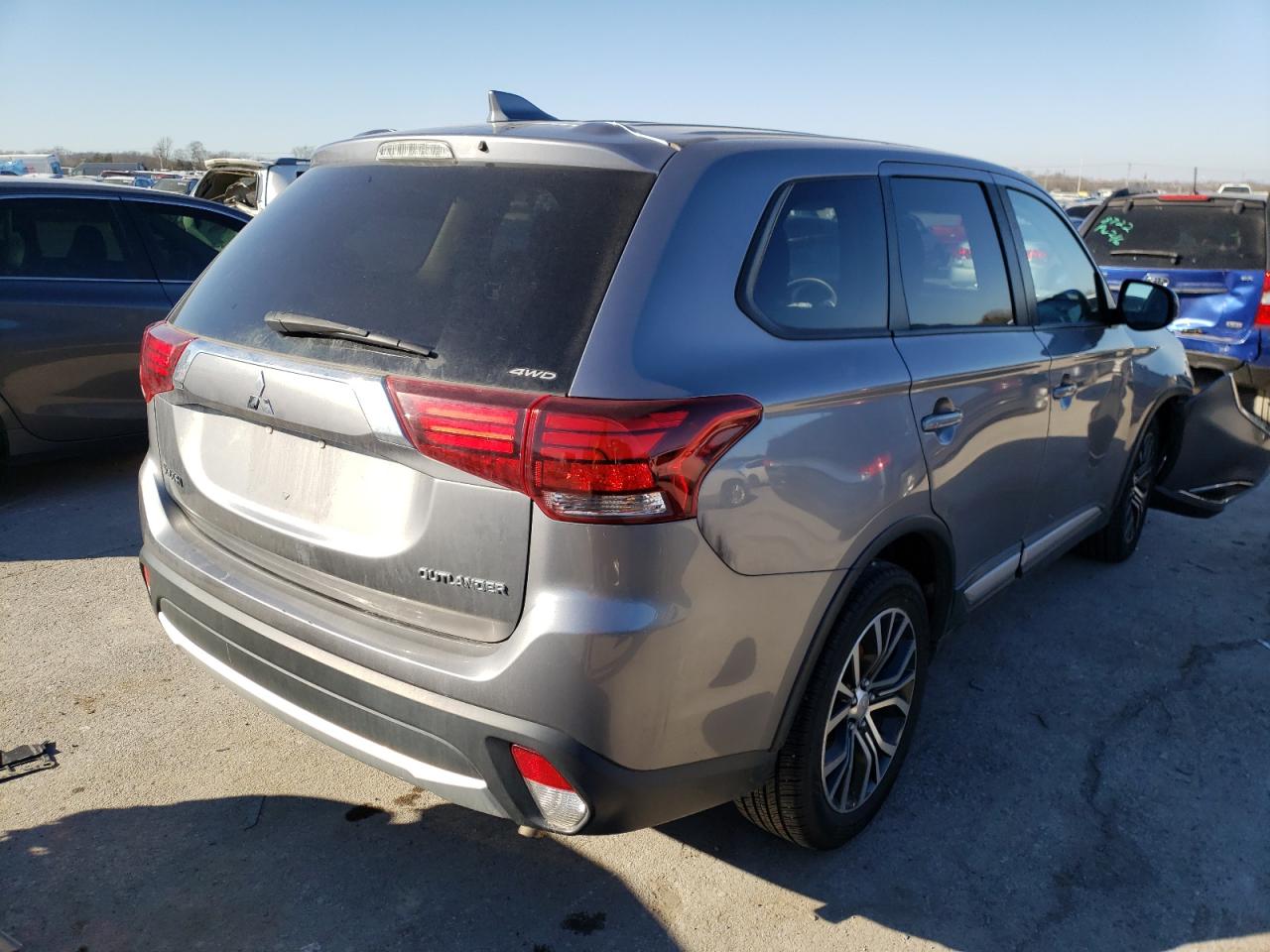 Photo 4 from auction – 2018 MITSUBISHI OUTLANDER with VIN JA4AZ3A35JZ059217