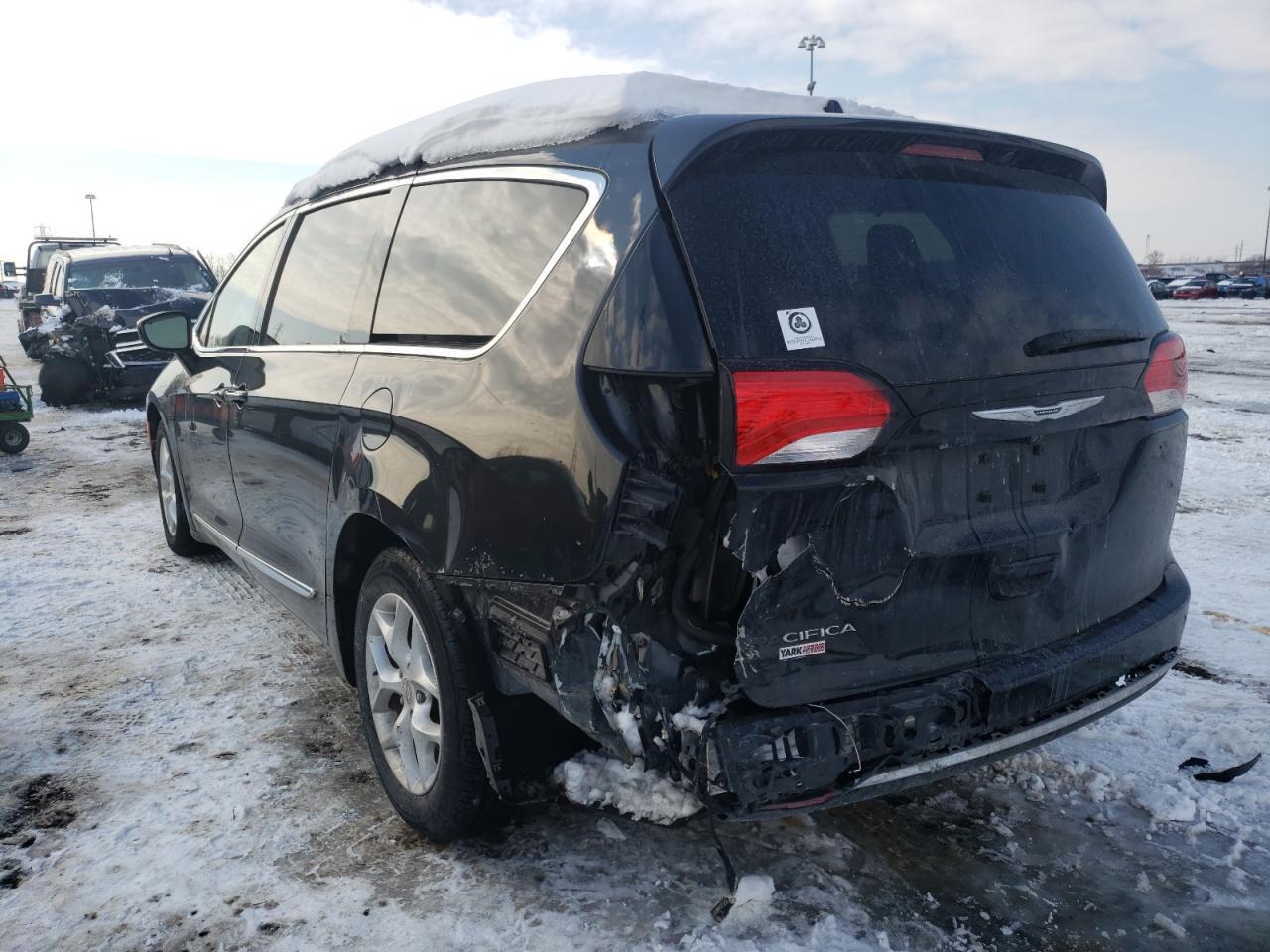 Photo 3 from auction – 2017 CHRYSLER PACIFICA T with VIN 2C4RC1BG5HR592396