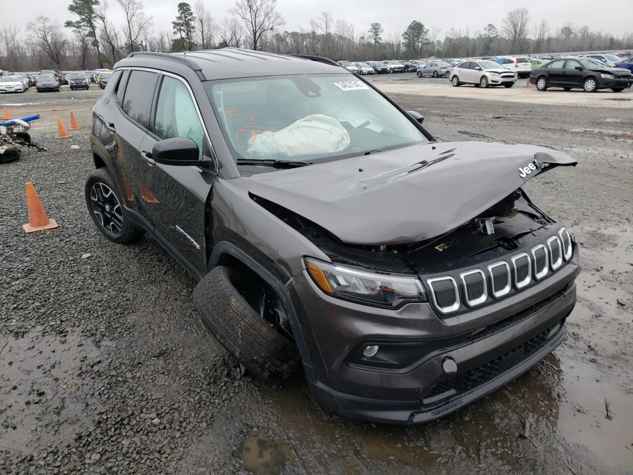 JEEP COMPASS LA 2022 with VIN 3C4NJCBB0NT118966 - Photo from auction