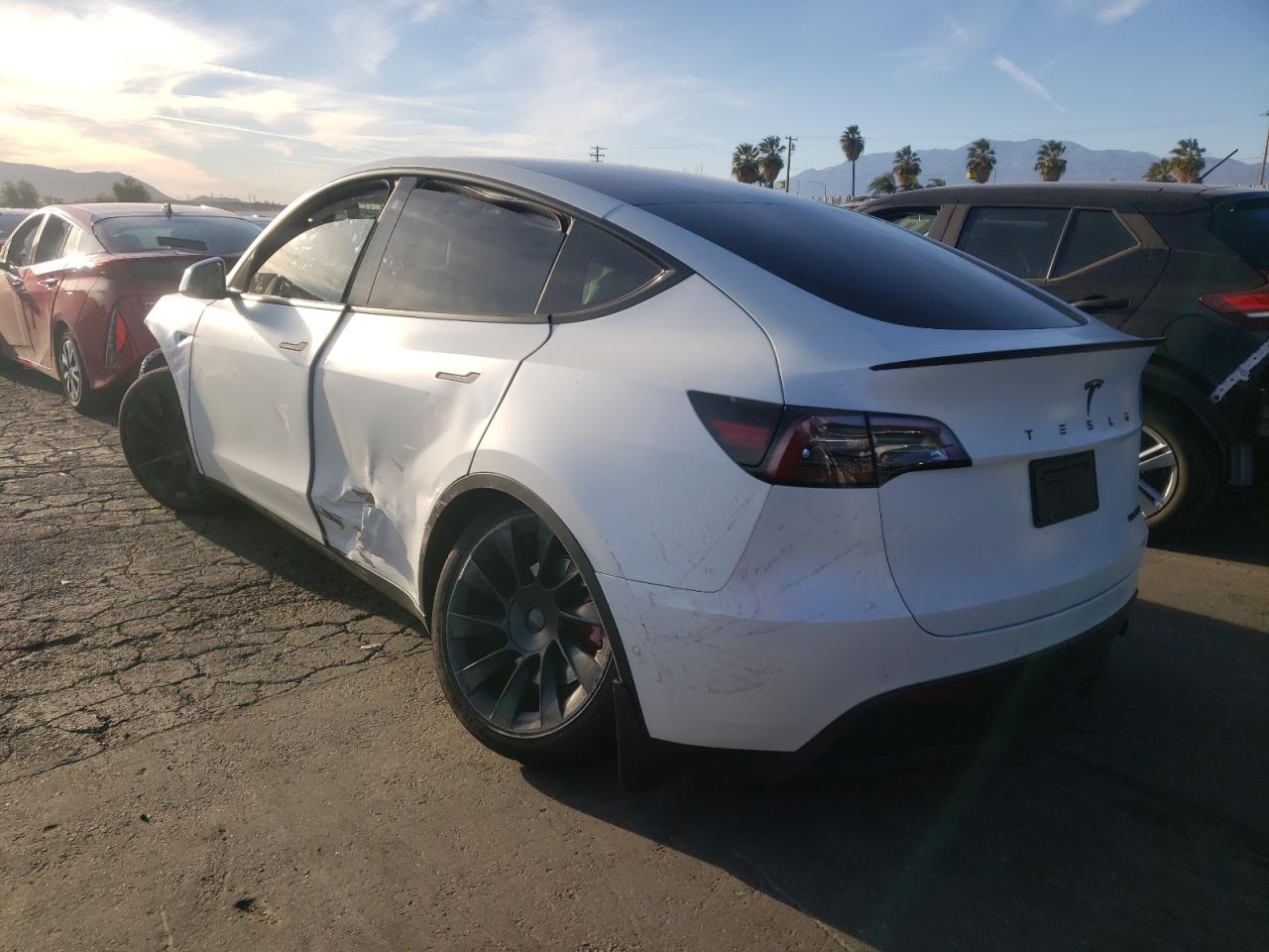 Photo 3 from auction – 2021 TESLA MODEL Y with VIN 5YJYGAEE5MF247238