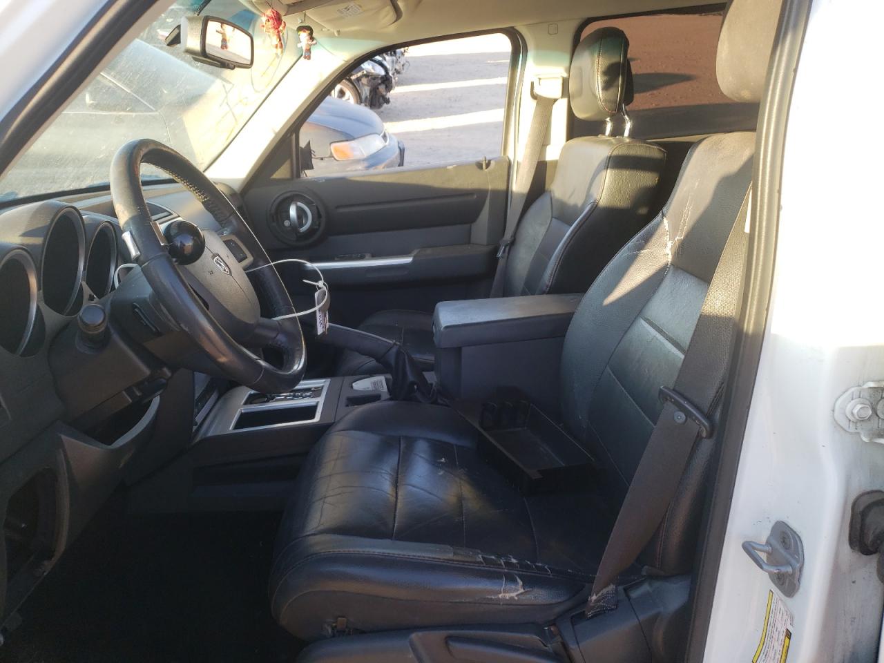 Photo 5 from auction – 2011 DODGE NITRO SHOC with VIN 1D4PT7GX0BW543949