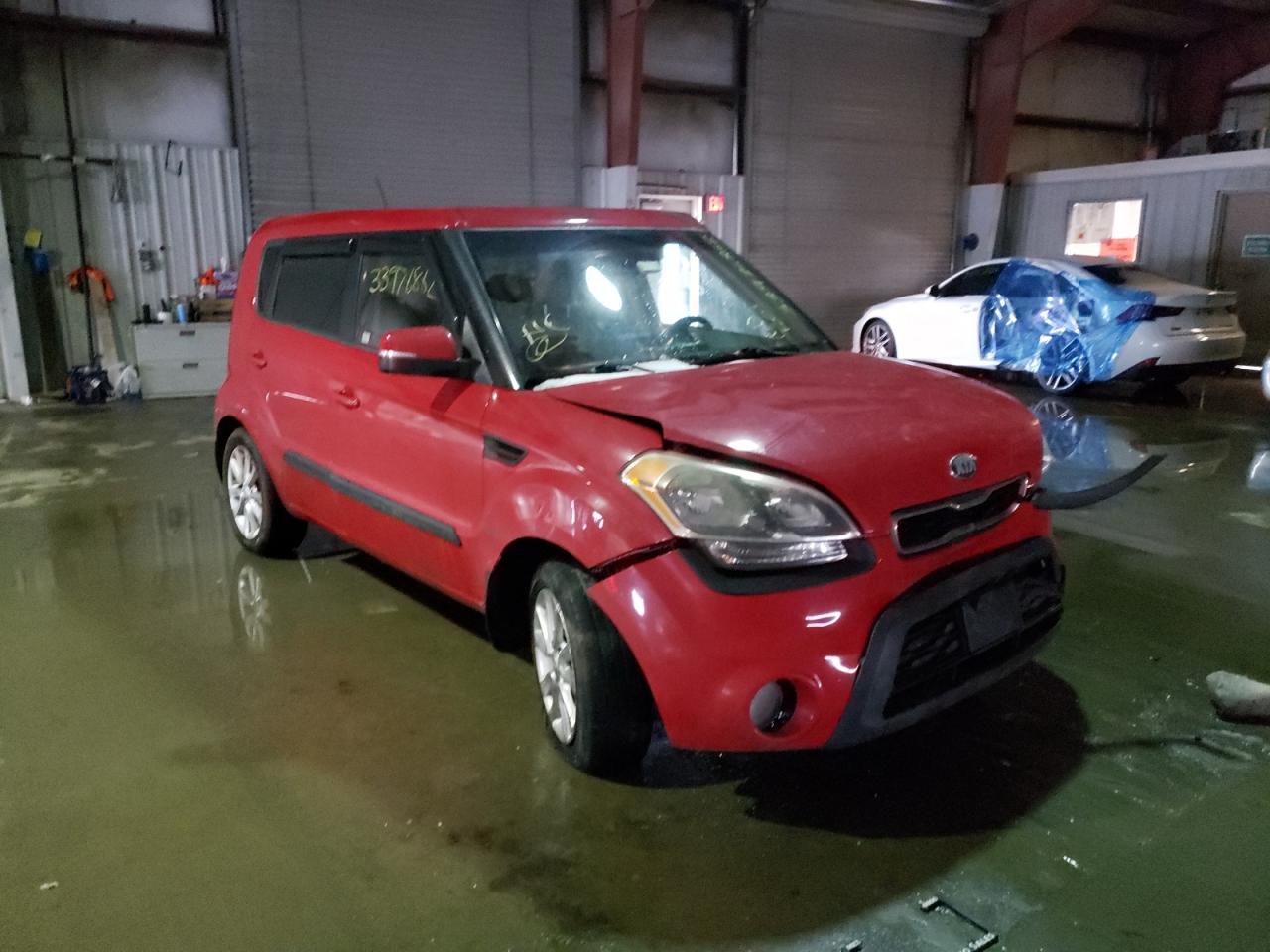 KIA SOUL + 2013 with VIN KNDJT2A61D7606107 - Photo from auction