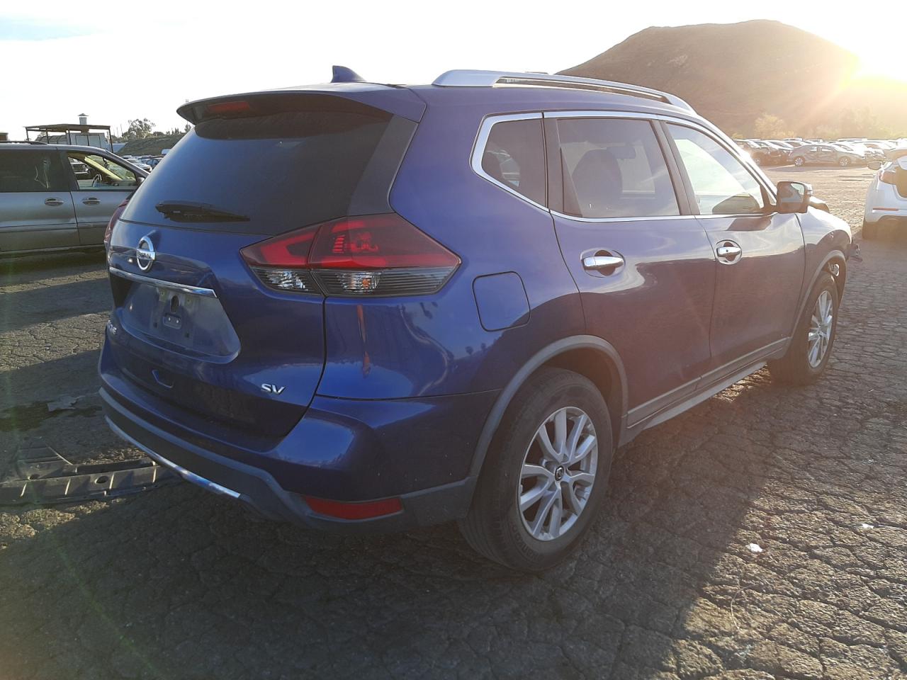 Photo 4 from auction – 2018 NISSAN ROGUE S with VIN KNMAT2MT5JP513250