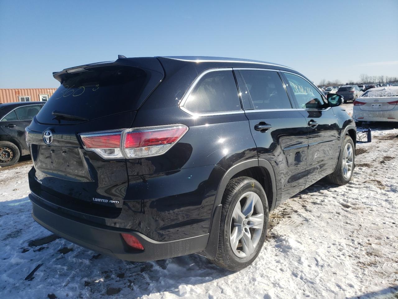 Photo 4 from auction – 2016 TOYOTA HIGHLANDER with VIN 5TDDKRFHXGS347548