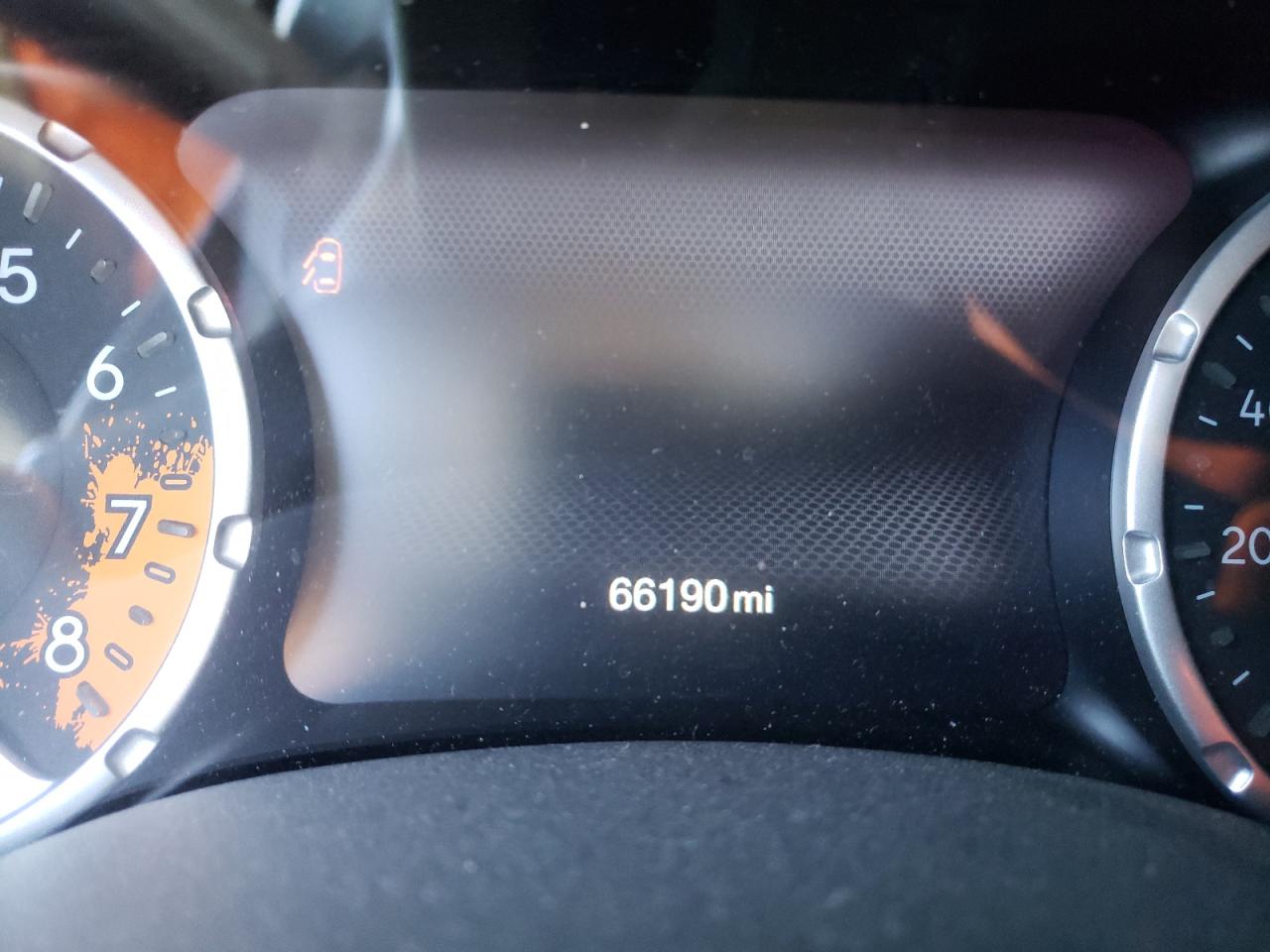 Photo 8 from auction – 2018 JEEP RENEGADE L with VIN ZACCJADBXJPH65157