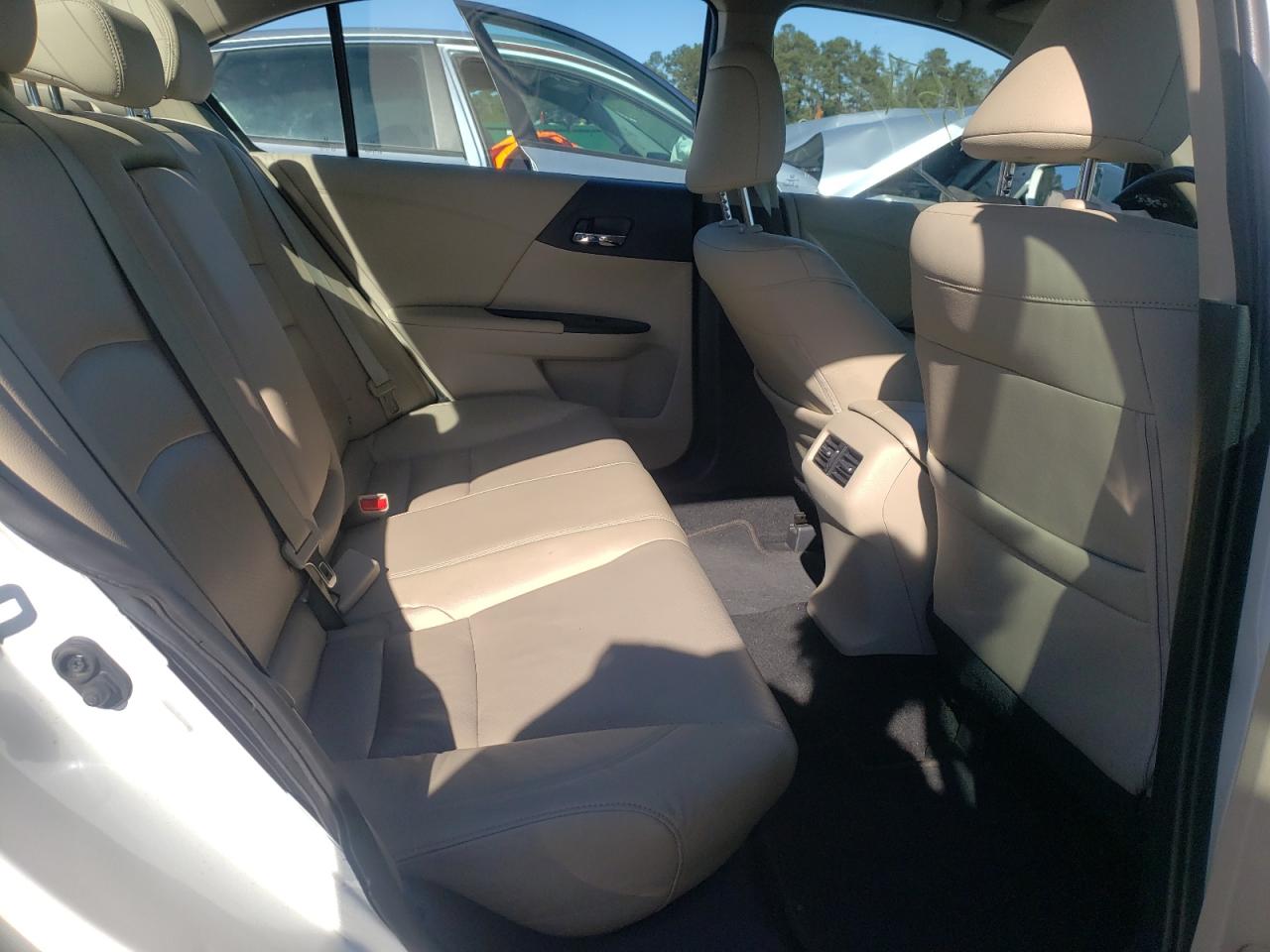 Photo 6 from auction – 2015 HONDA ACCORD EXL with VIN 1HGCR2F8XFA080133