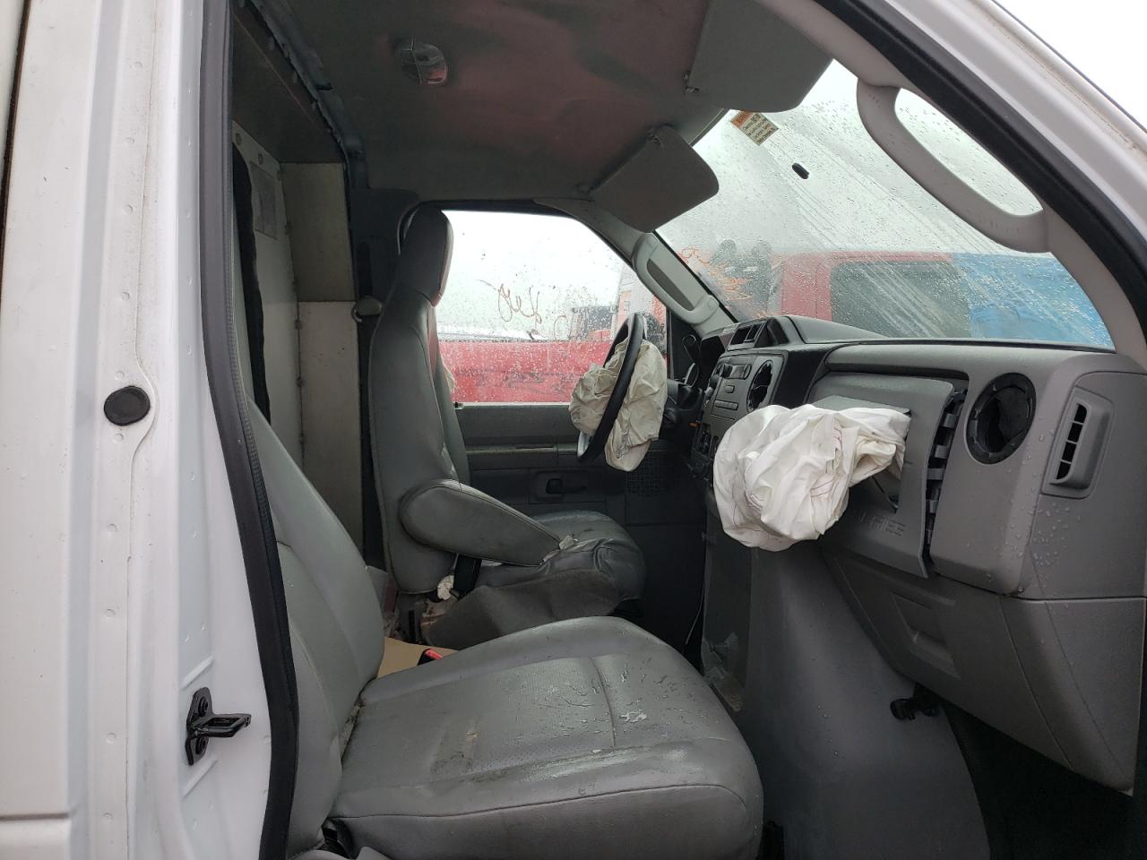Photo 5 from auction – 2019 FORD ECONOLINE with VIN 1FDWE3FS1KDC20759