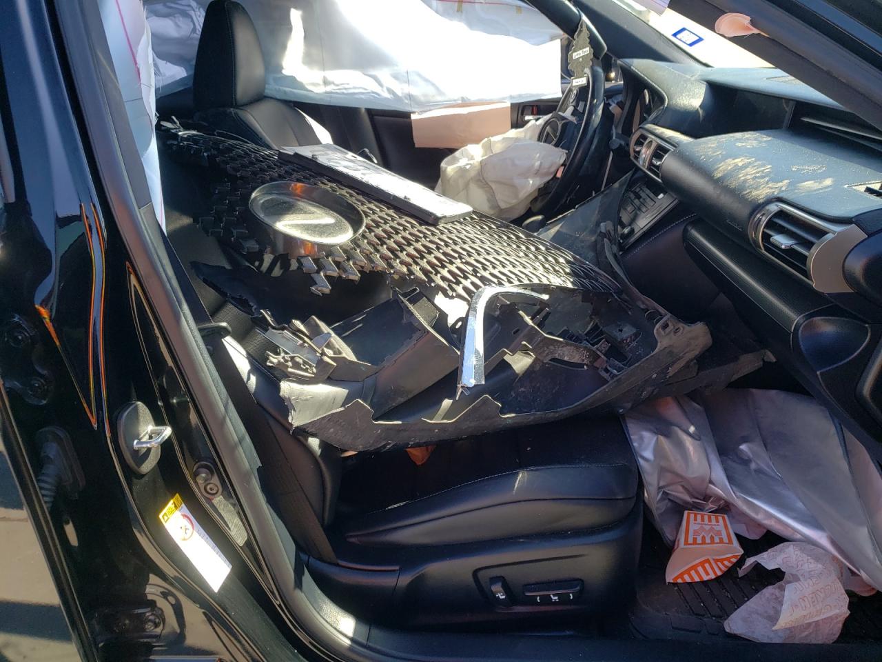 Photo 5 from auction – 2016 LEXUS IS 200T with VIN JTHBA1D2XG5023692