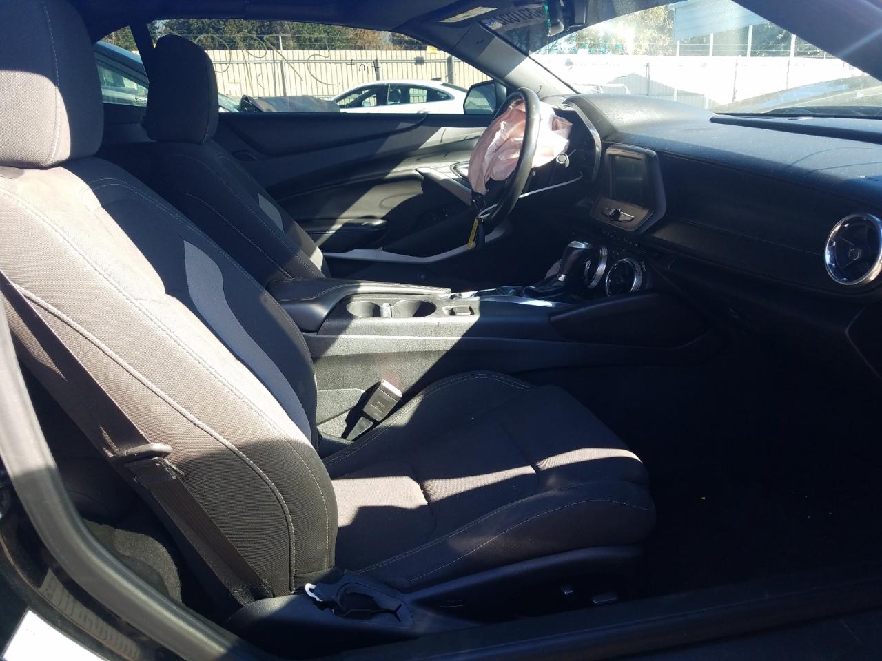 Photo 5 from auction – 2018 CHEVROLET CAMARO LT with VIN 1G1FB3DSXJ0154243