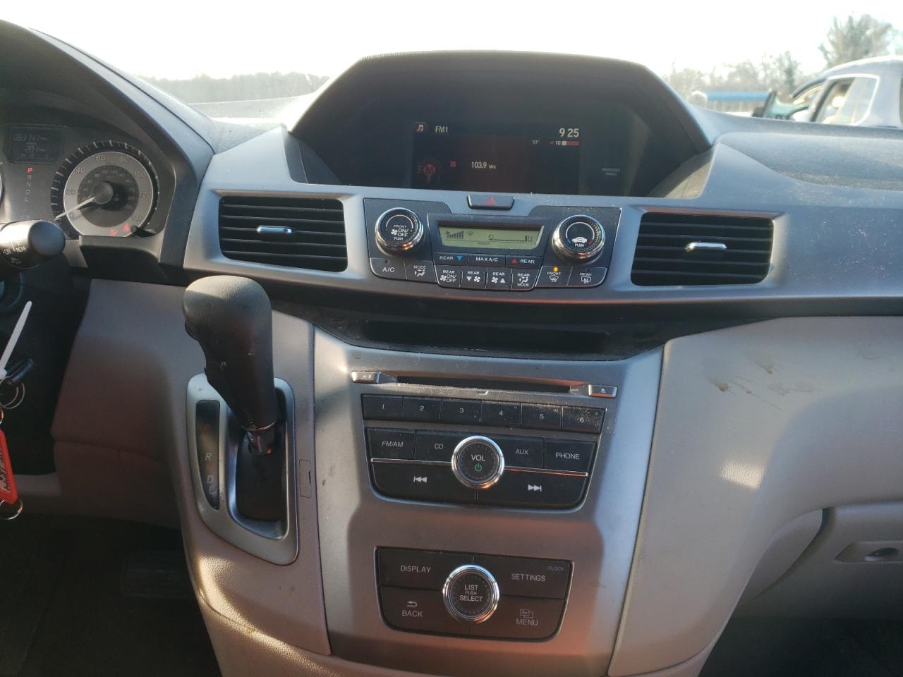 Photo 9 from auction – 2016 HONDA ODYSSEY with VIN 5FNRL5H25GB108773
