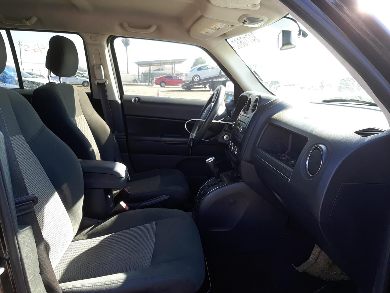 Photo 5 from auction – 2014 JEEP PATRIOT SP with VIN 1C4NJPBA7ED758922