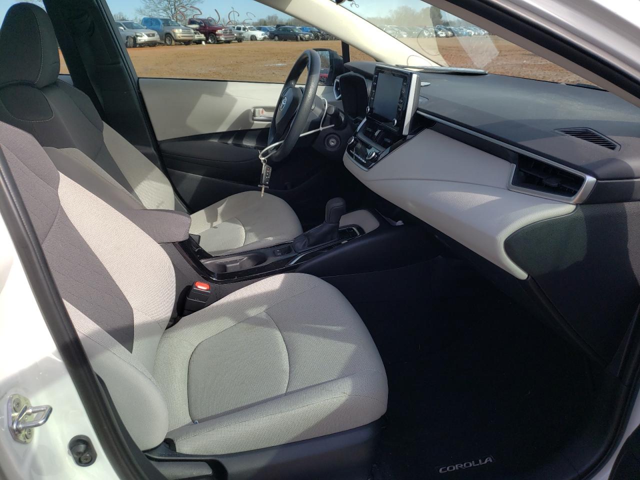 Photo 5 from auction – 2020 TOYOTA COROLLA LE with VIN 5YFEPRAE4LP120524