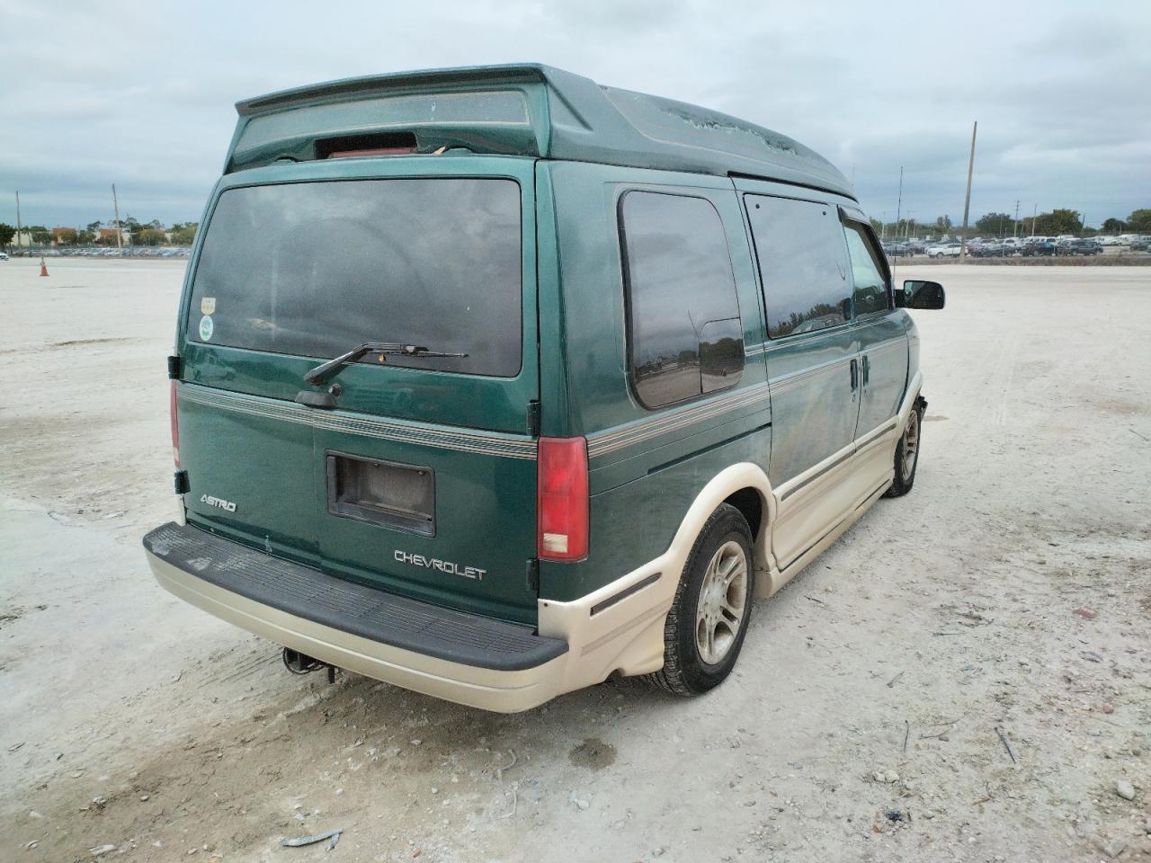 Photo 6 from auction – 2003 CHEVROLET ASTRO with VIN 1GBDM19X43B105262