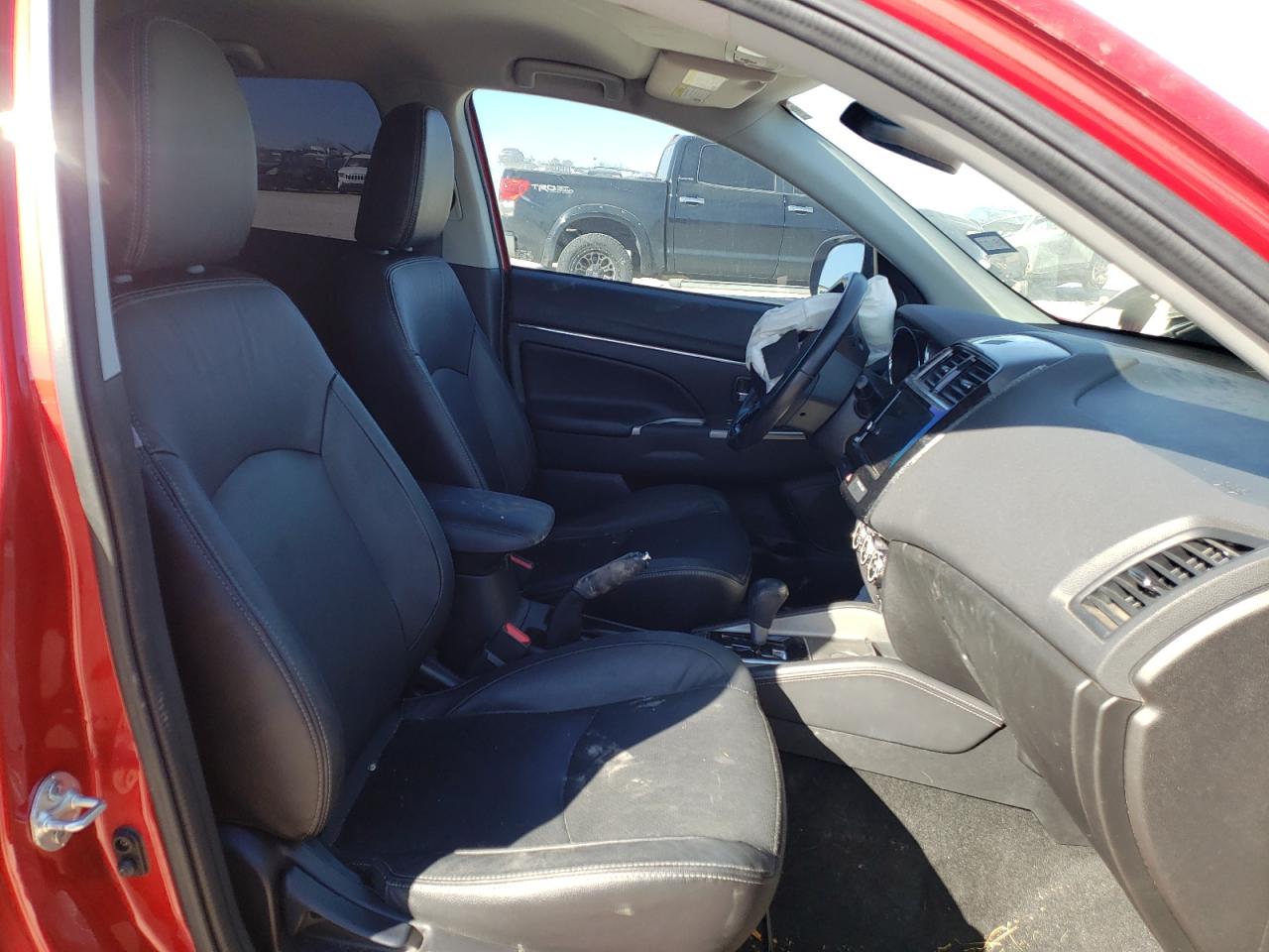 Photo 5 from auction – 2018 MITSUBISHI OUTLANDER with VIN JA4AP4AW3JZ034399