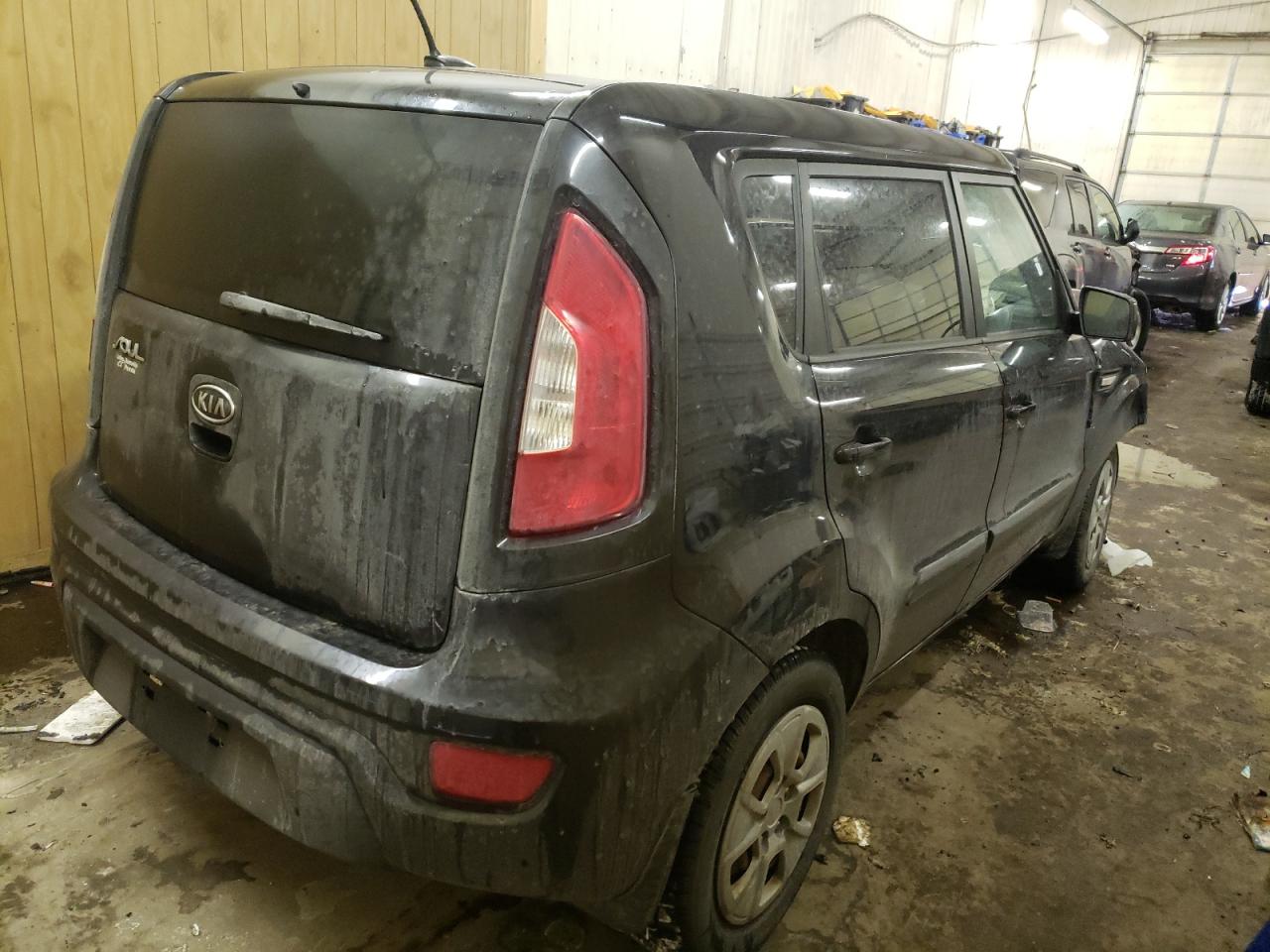 Photo 4 from auction – 2012 KIA SOUL with VIN KNDJT2A58C7476400