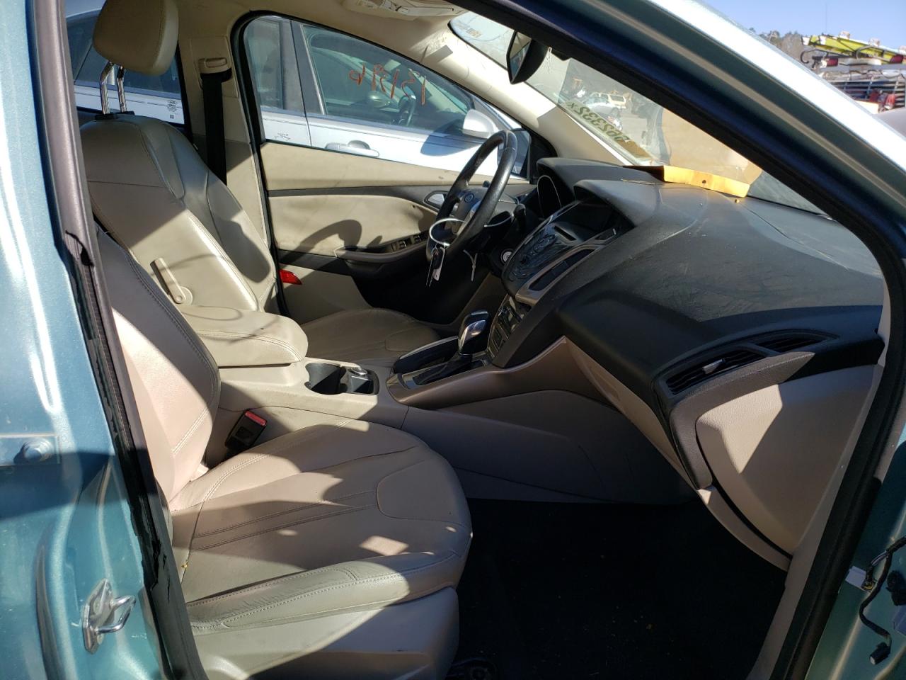 Photo 5 from auction – 2012 FORD FOCUS SEL with VIN 1FAHP3H21CL247624
