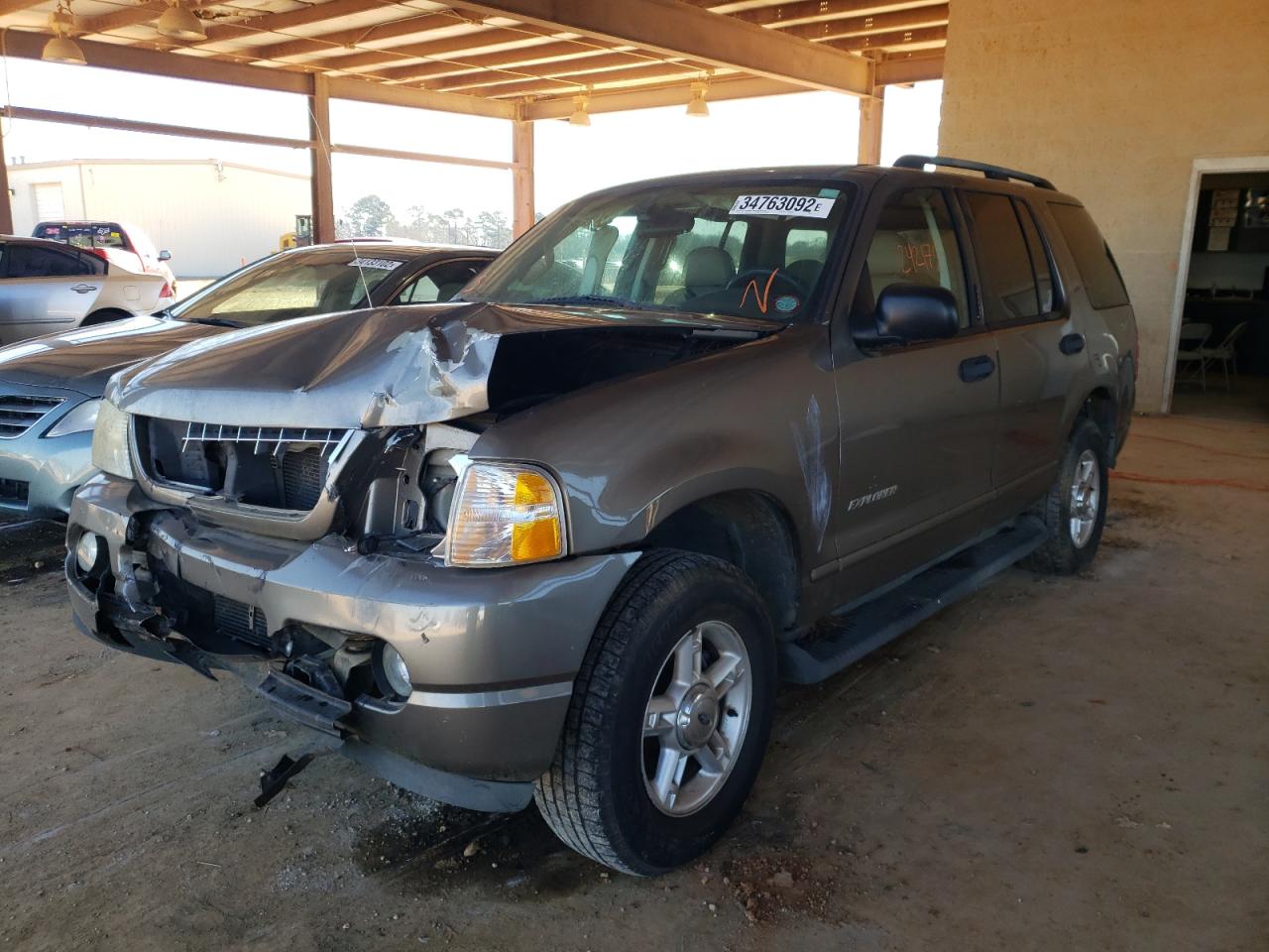 Photo 2 from auction – 2004 FORD EXPLORER with VIN 1FMDU73W94UA74638