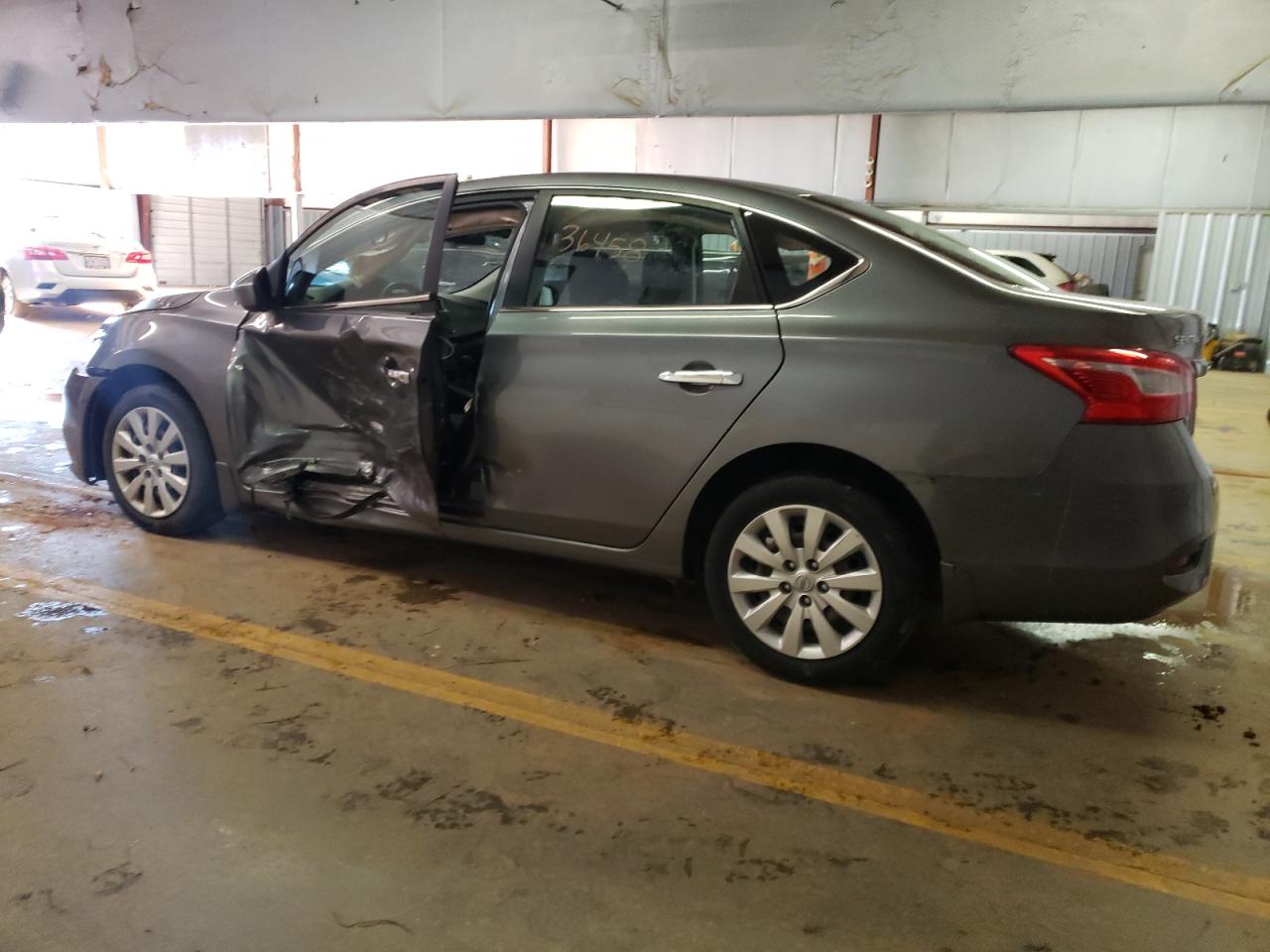 Photo 9 from auction – 2017 NISSAN SENTRA S with VIN 3N1AB7AP1HY304185