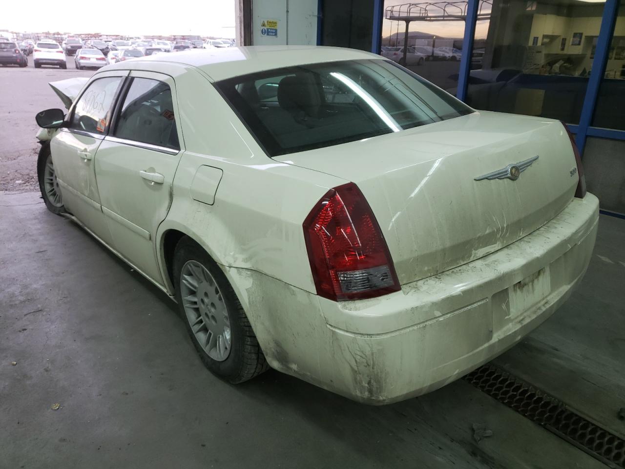 Photo 3 from auction – 2005 CHRYSLER 300 with VIN 2C3JA43R85H691126