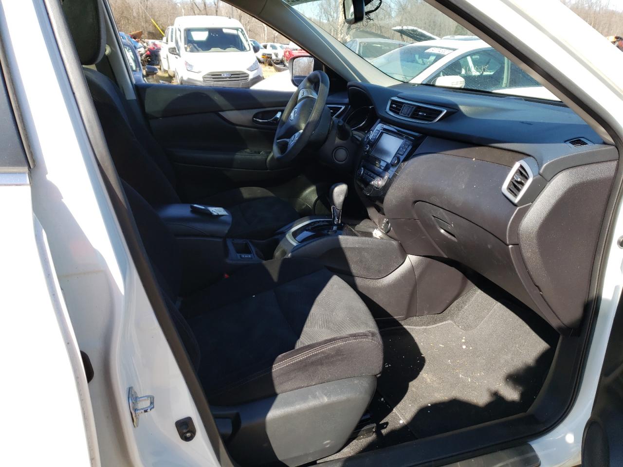Photo 5 from auction – 2015 NISSAN ROGUE S with VIN 5N1AT2MT5FC811193