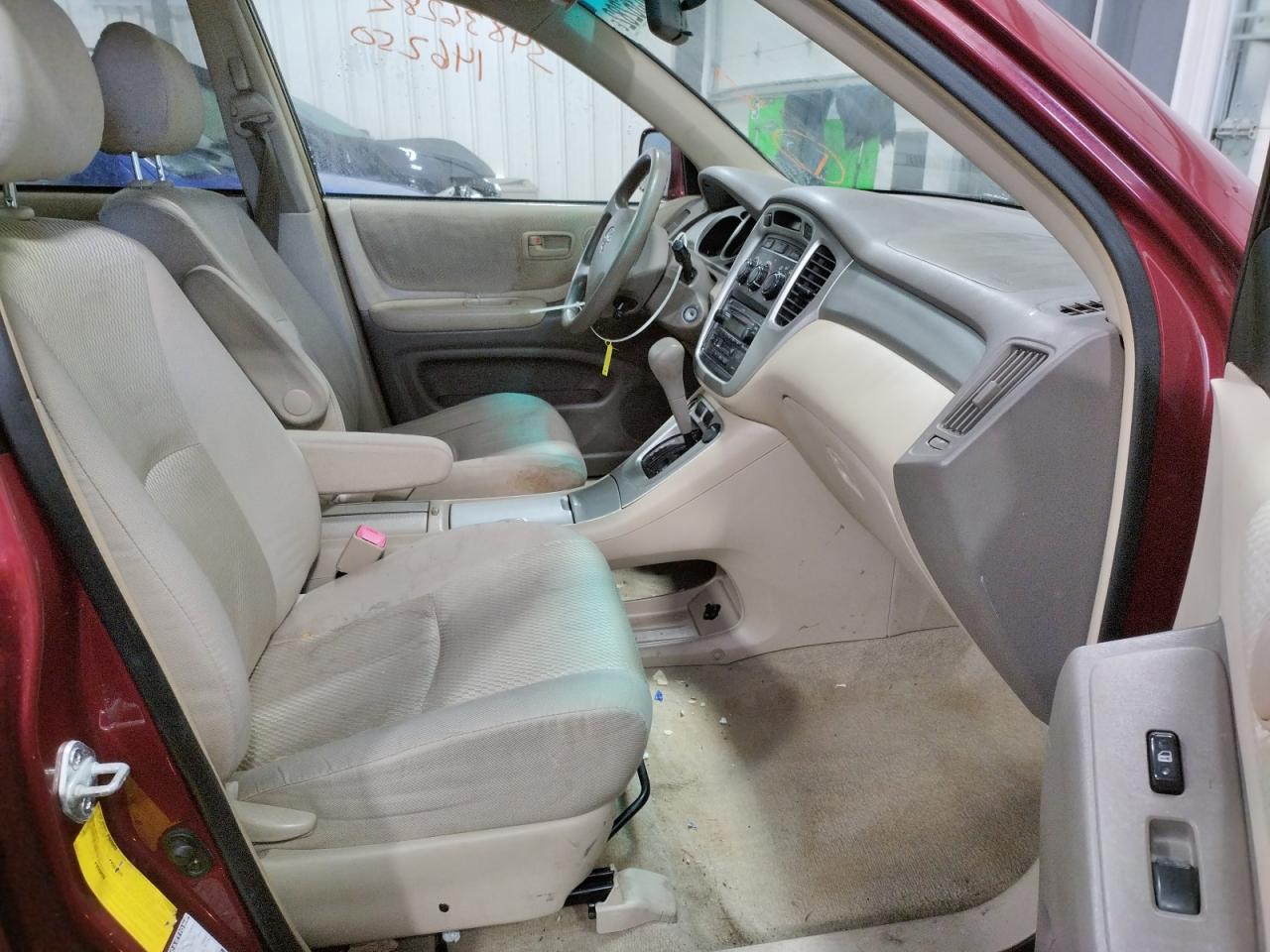 Photo 5 from auction – 2004 TOYOTA HIGHLANDER with VIN JTEEP21A840028554