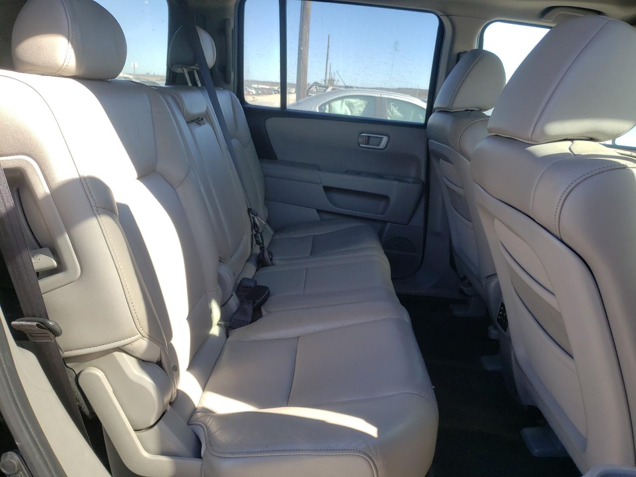 Photo 6 from auction – 2011 HONDA PILOT EXL with VIN 5FNYF3H69BB023874