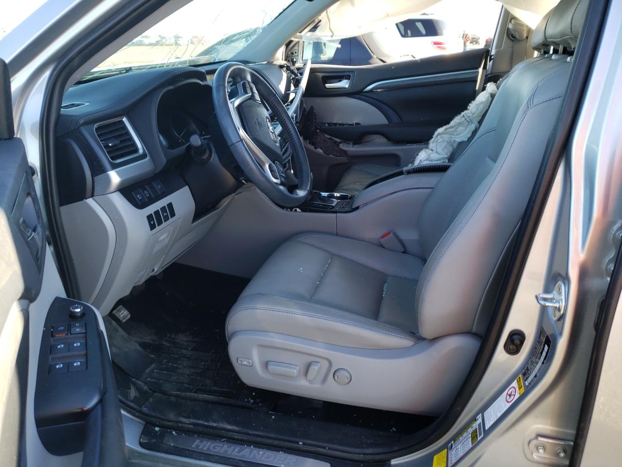 Photo 9 from auction – 2019 TOYOTA HIGHLANDER with VIN 5TDYZRFH8KS325103