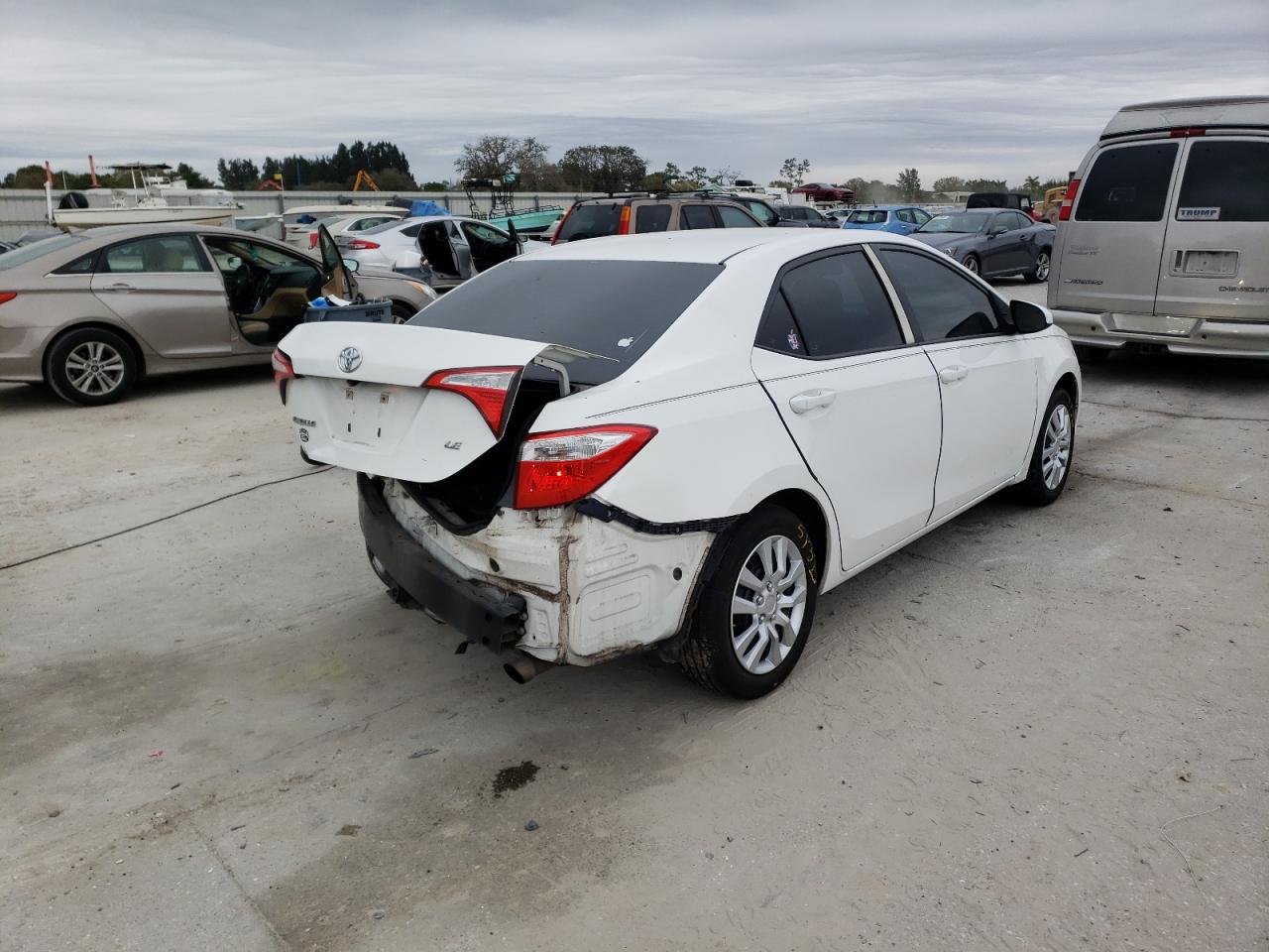Photo 4 from auction – 2014 TOYOTA COROLLA L with VIN 5YFBURHE5EP076358