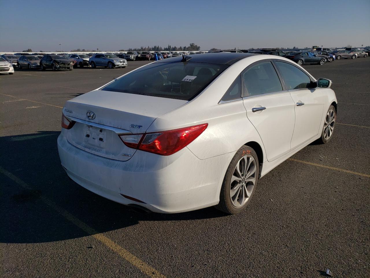 Photo 4 from auction – 2013 HYUNDAI SONATA SE with VIN 5NPEC4AB2DH710742