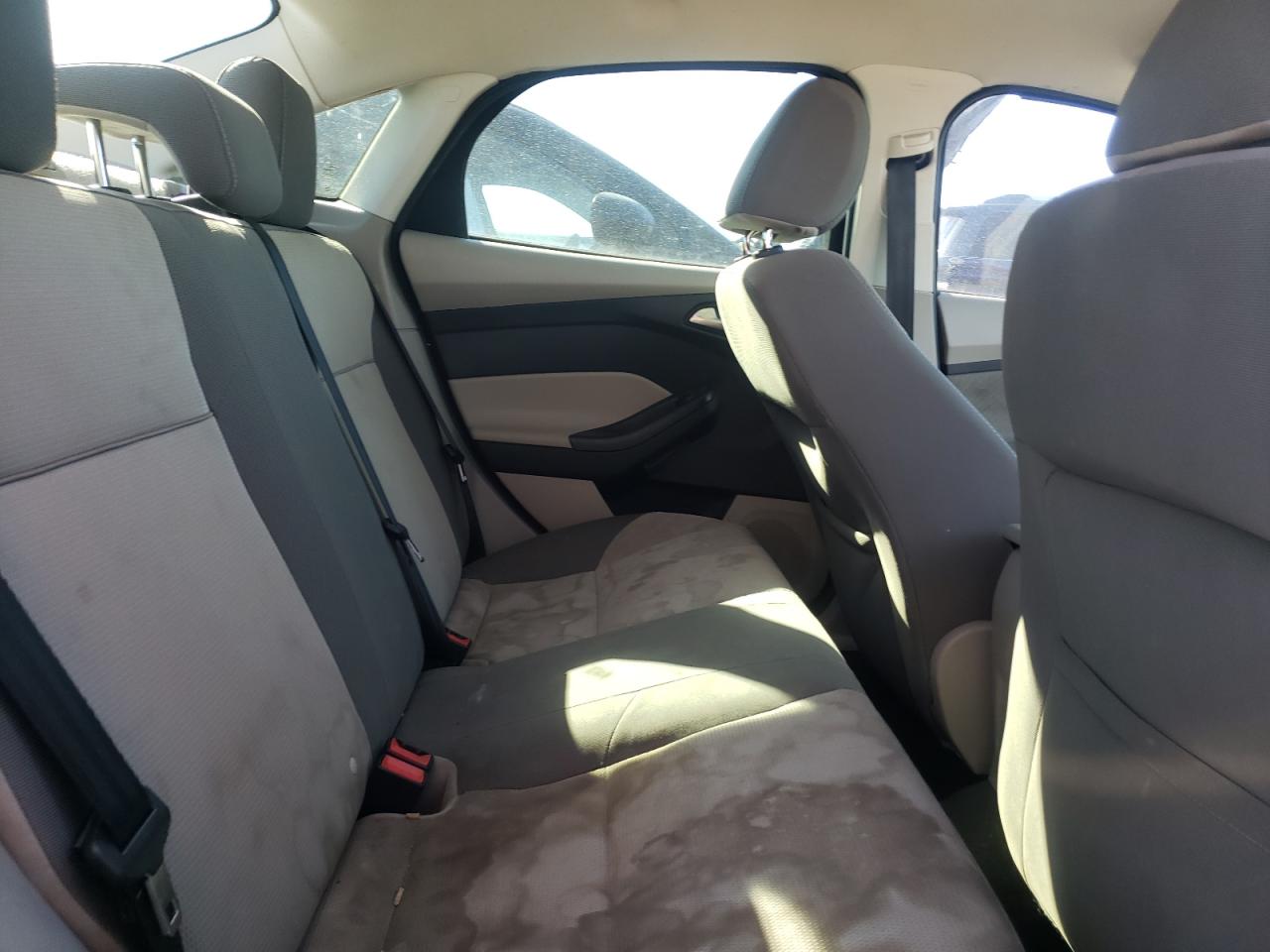 Photo 6 from auction – 2014 FORD FOCUS SE with VIN 1FADP3F27EL208511