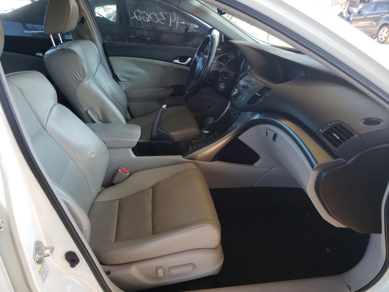 Photo 5 from auction – 2011 ACURA TSX with VIN JH4CU2F67BC005740