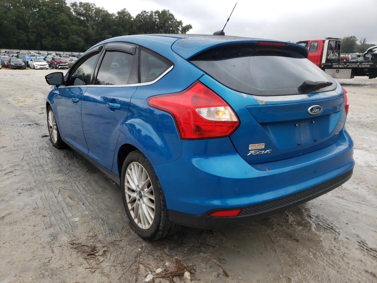 Photo 3 from auction – 2012 FORD FOCUS SEL with VIN 1FAHP3M22CL118555