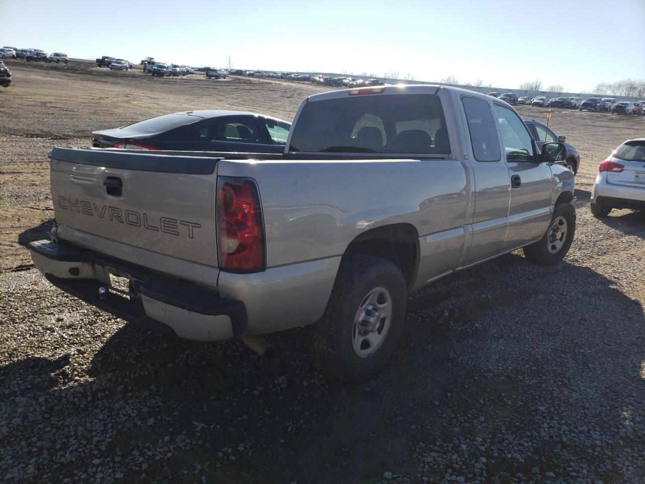 Photo 4 from auction – 2004 CHEVROLET SILVERADO with VIN 1GCEC19X54Z222456