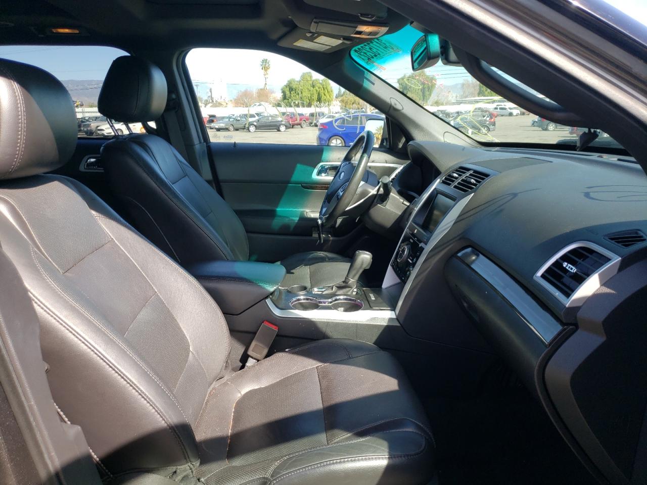Photo 5 from auction – 2015 FORD EXPLORER L with VIN 1FM5K7F88FGA40862