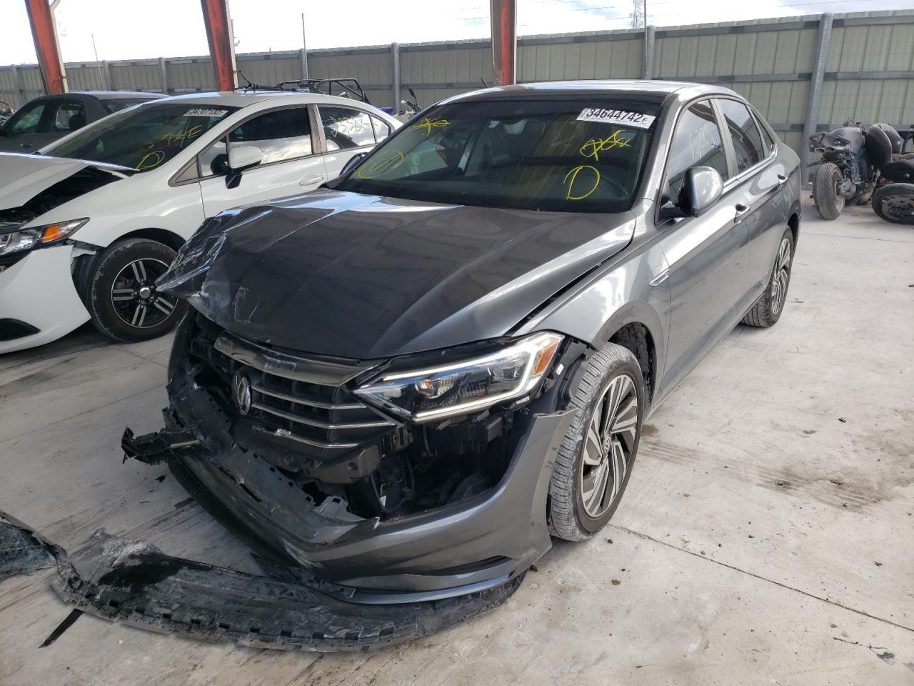 Photo 2 from auction – 2020 VOLKSWAGEN JETTA SEL with VIN 3VWEB7BU5LM019408