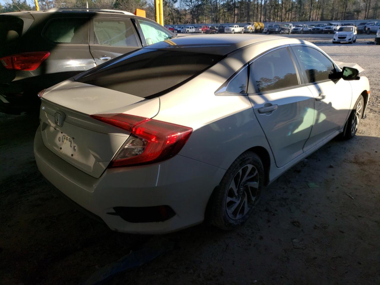 Photo 4 from auction – 2016 HONDA CIVIC EX with VIN 19XFC2F79GE092065