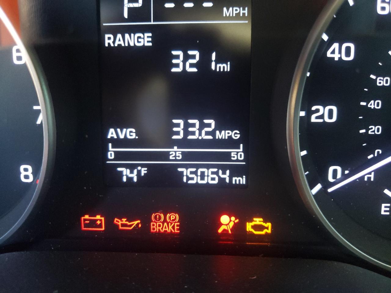 Photo 8 from auction – 2017 HYUNDAI ELANTRA SE with VIN 5NPD84LF7HH050751