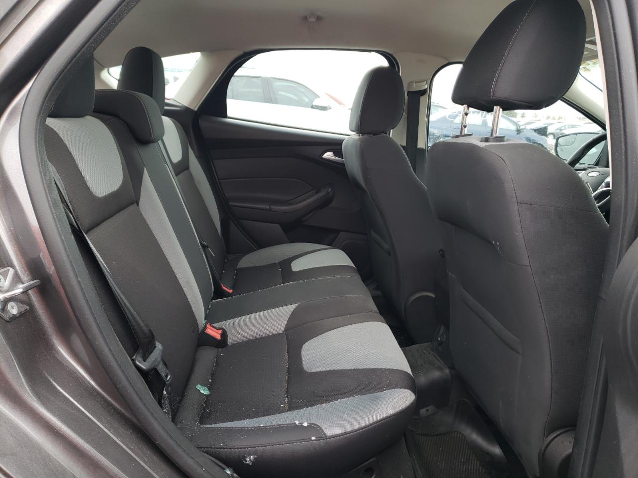 Photo 6 from auction – 2014 FORD FOCUS SE with VIN 1FADP3K21EL395010