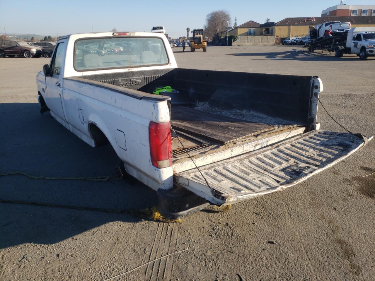 Photo 3 from auction – 1994 FORD F150 with VIN 2FTEF15Y3RCA73135