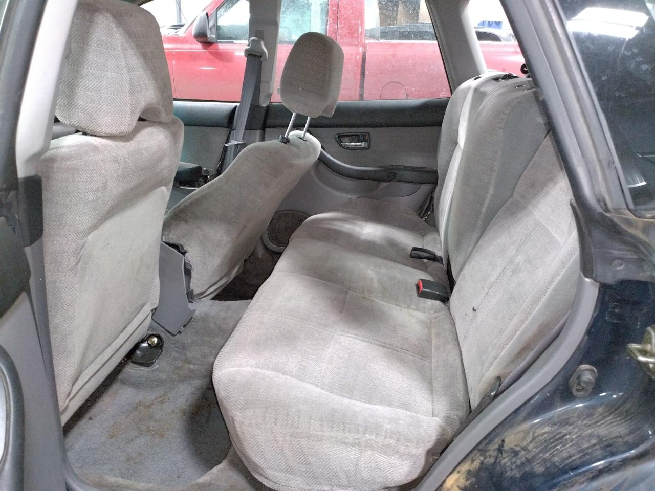 Photo 6 from auction – 2001 SUBARU LEGACY L with VIN 4S3BH635517307359