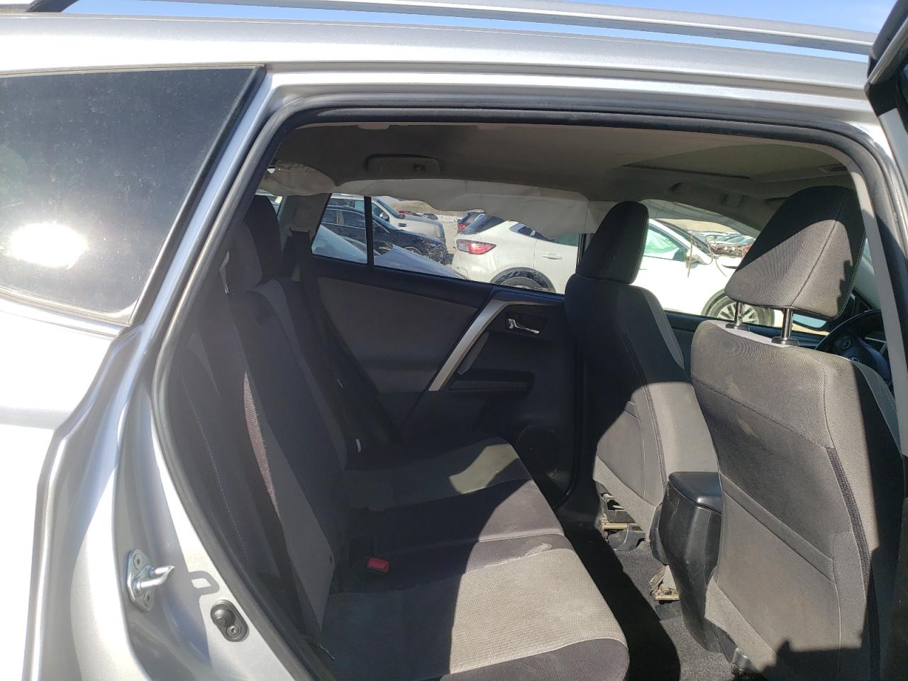 Photo 6 from auction – 2014 TOYOTA RAV4 XLE with VIN JTMRFREV1ED065101