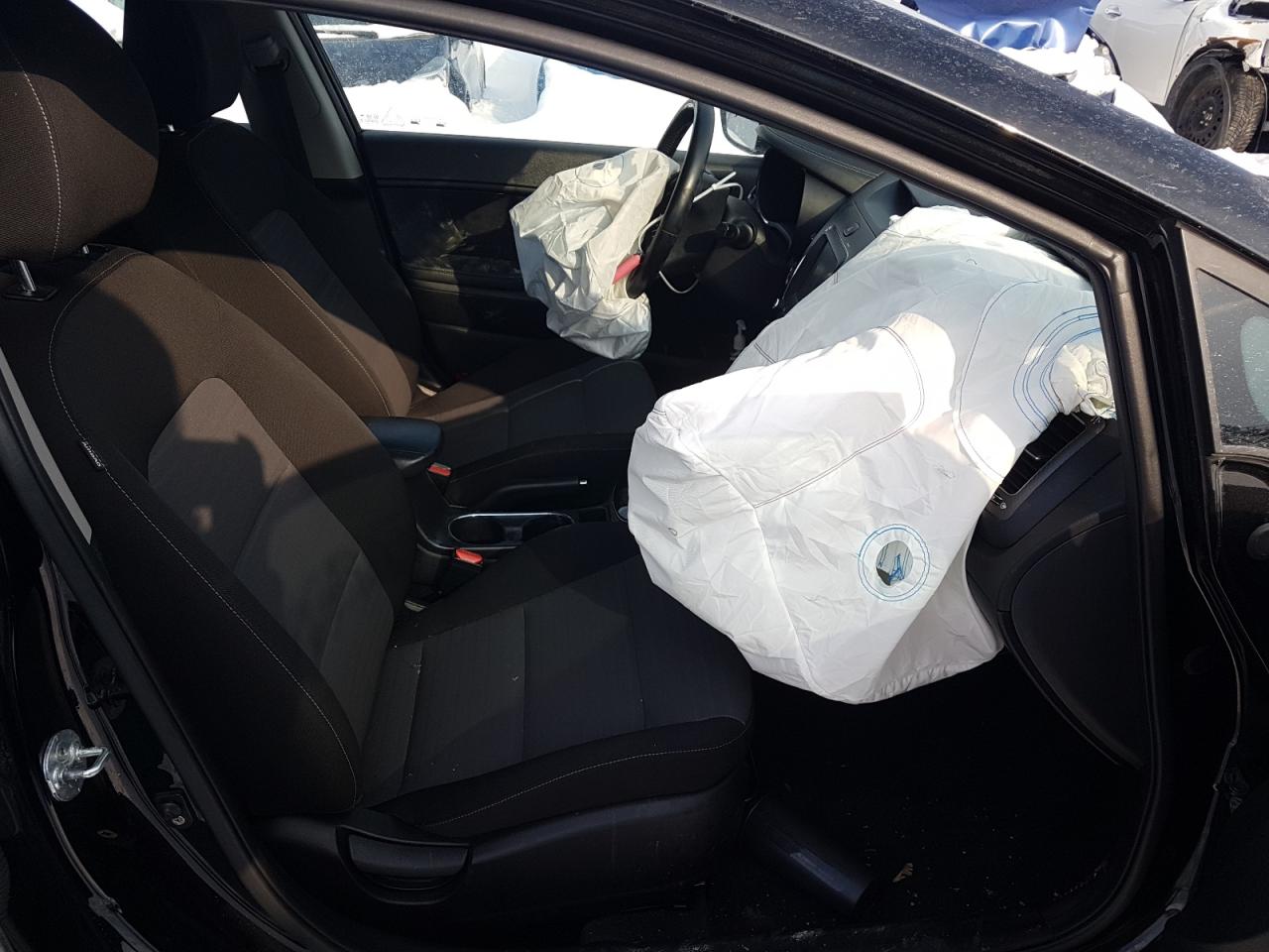 Photo 5 from auction – 2017 KIA FORTE EX with VIN 3KPFL4A81HE122558