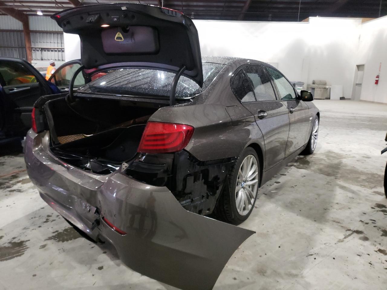 Photo 4 from auction – 2011 BMW 550 XI with VIN WBAFU9C59BC786423