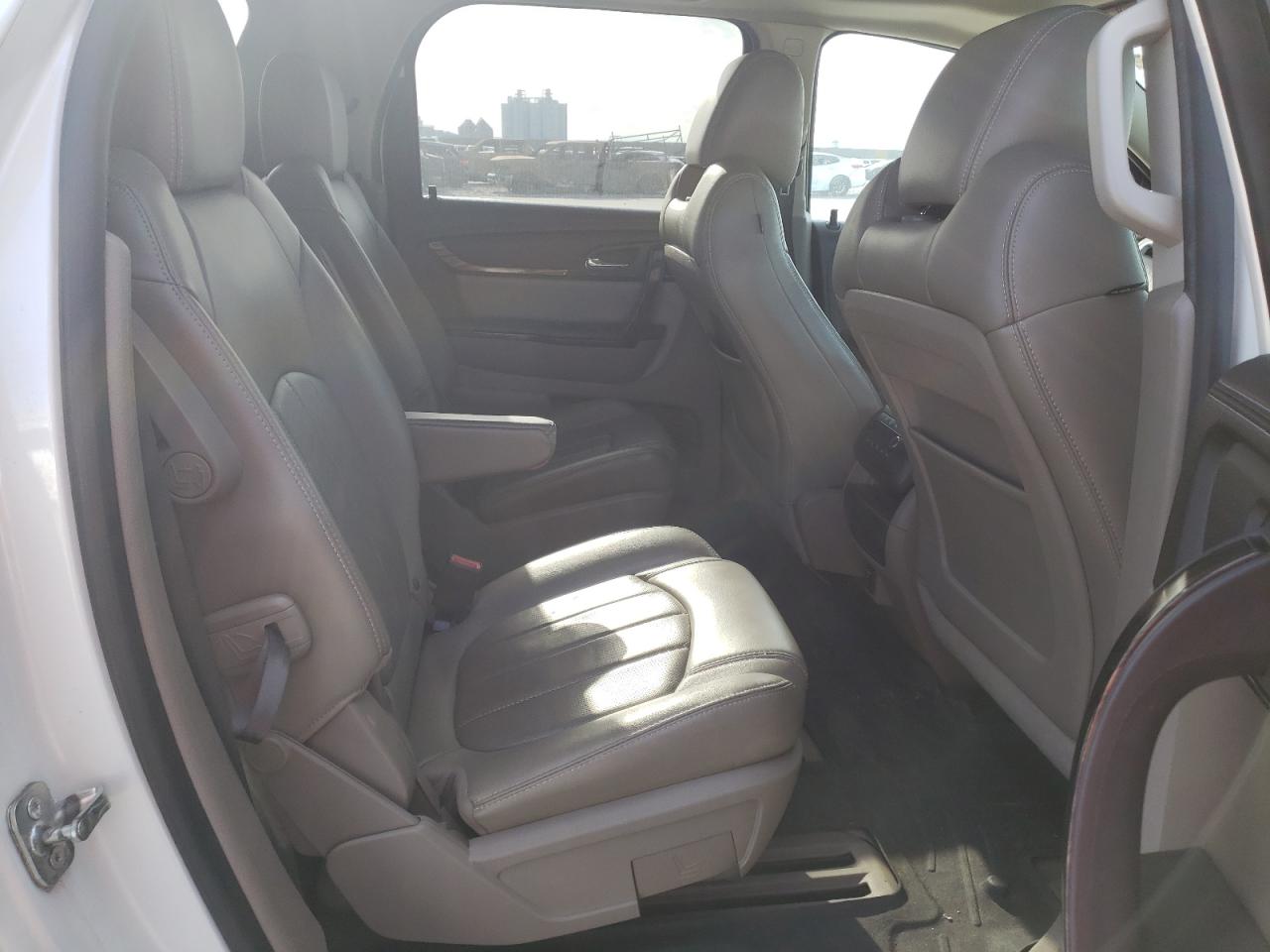 Photo 6 from auction – 2015 GMC ACADIA DEN with VIN 1GKKRTKD6FJ108128